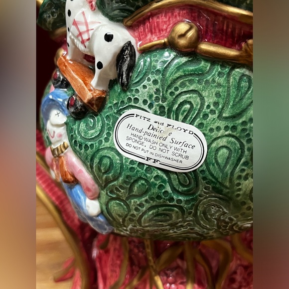 Vintage 1993 Fritz and Floyd Christmas Santa with Sack Teapot - Picture 4 of 10